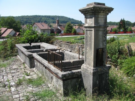 Présentevillers-lavoir 1