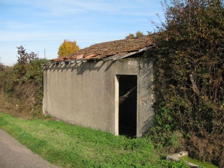 Cervon-lavoir 5 dans hameau Doussas