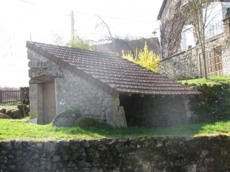Brassy-lavoir 7 dans hameau Brassiot