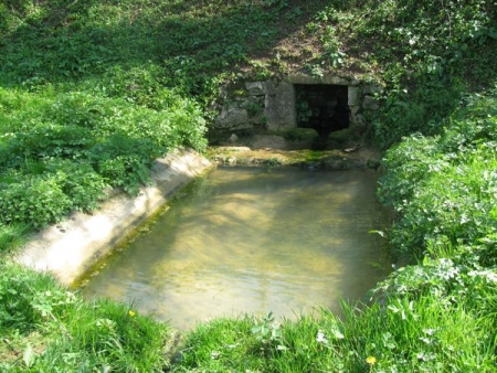 Moulins Engilbert-lavoir 1 dans hameau La Grétaude