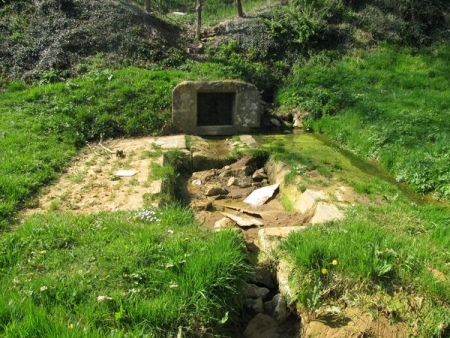 Moulins Engilbert-lavoir 2 dans hameau La Grétaude