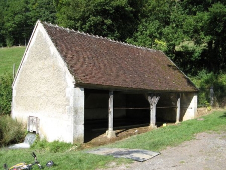 Cessy les Bois-lavoir 2 dans hameau Bondieuse