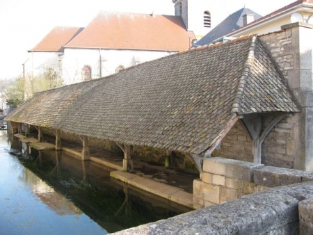 Doulaincourt Saucourt-lavoir 1 dans le bourg