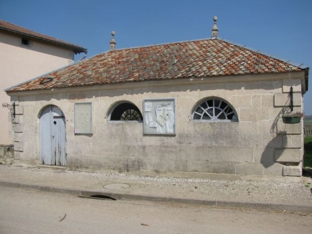 Lèzeville-lavoir 1 dans le bourg