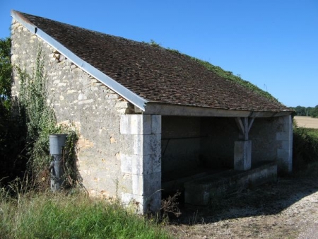 Couloutre-lavoir 1 dans hameau Bouillant