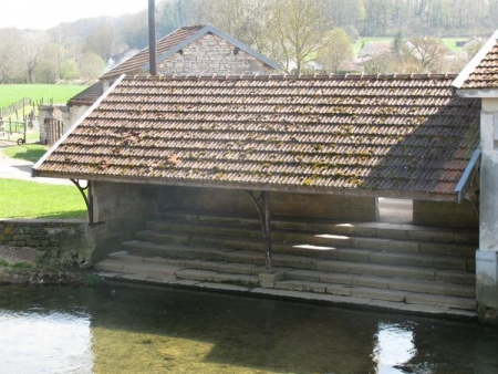 Roches Bettaincourt-lavoir dans hameau Bettaincourt sur Rognon
