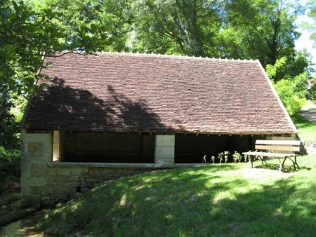 Brèves-lavoir 1 dans le bourg