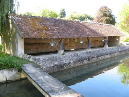 Cessy les Bois-lavoir 1 dans le bourg