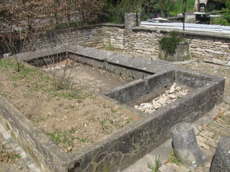 Serre les Moulières-lavoir 2