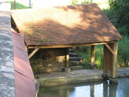 Dompierre sur Nièvre-lavoir 3 dans le bourg