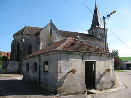 Chanteraine-lavoir 2 dans hameau Oëy