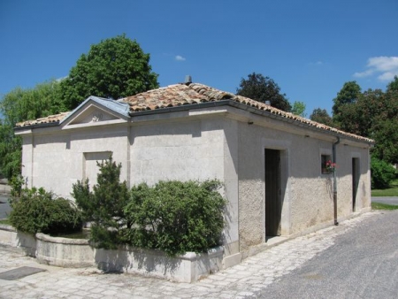 Naives en Blois-lavoir 2 dans le bourg