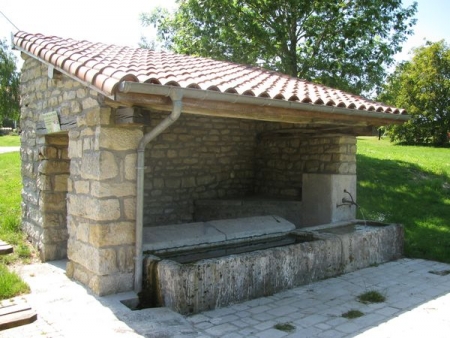 Naives en Blois-lavoir 3 dans hameau Braux