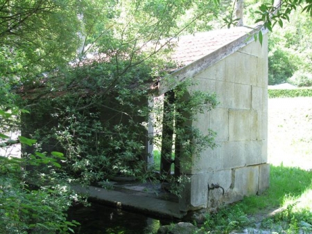 Void Vacon-lavoir 3 dans hameau Vacon