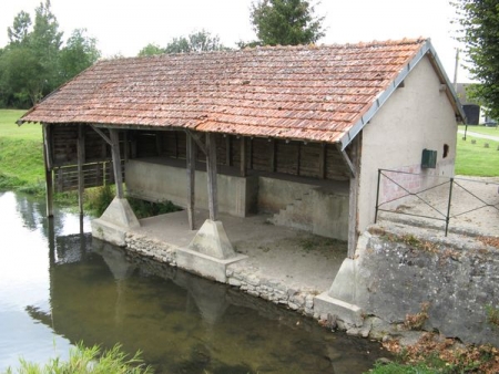 Barbuise-lavoir 2 dans hameau Courtavant
