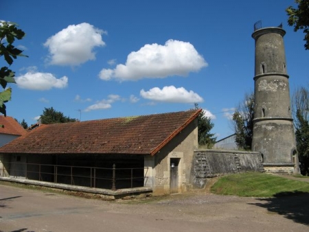 Donzy-lavoir 12  dans hameau La Grande Brosse