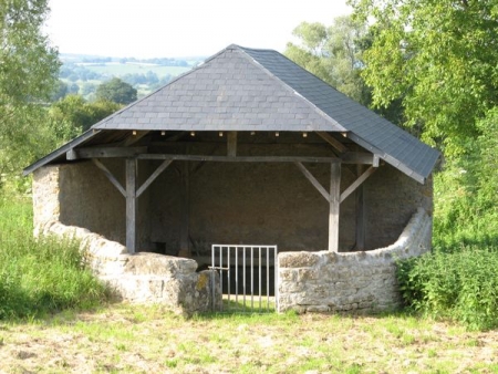 Lurcy le Bourg-lavoir 4 dans hameau Le Petit Marais