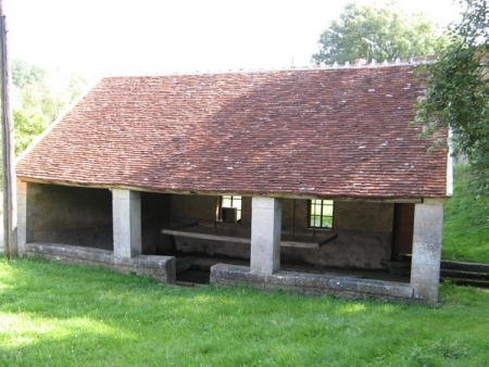 Colméry-lavoir 6 dans hameau Le Vaudoisy