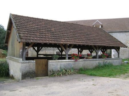 Saint Malo en Donziois-lavoir 3 dans hameau Les Carrés