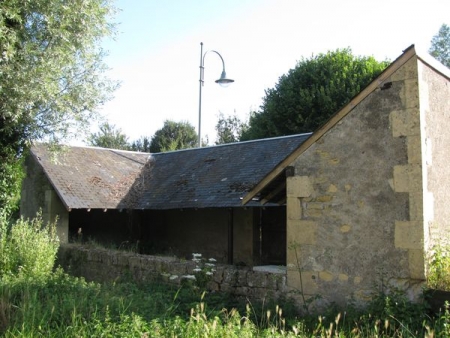 Nolay-lavoir 5 dans hameau Martangy