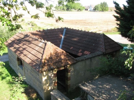Ourouer-lavoir 1 dans le bourg