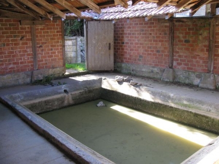 Ourouer-lavoir 2 dans hameau Nyon