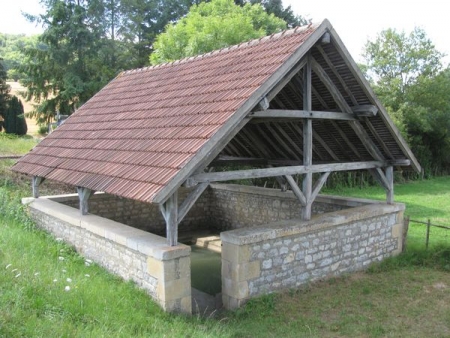 Poiseux-lavoir 1 dans le bourg