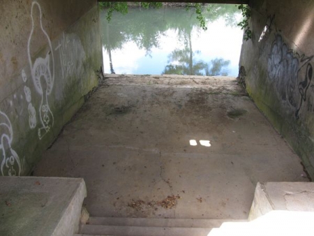Poiseux-lavoir 3 dans hameau Mauvron
