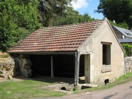 Saint Aubin les Forges-lavoir dans hameau Les Fontaines