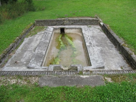 Beausite-lavoir 3 dans hameau Seraucourt