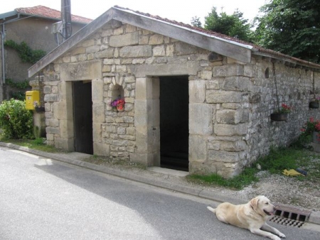 Beausite-lavoir 4 dans hameau Deuxnoues Devant Beauzée