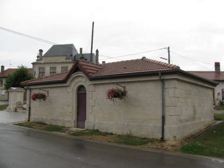 Bethelainville-lavoir 1 dans le bourg