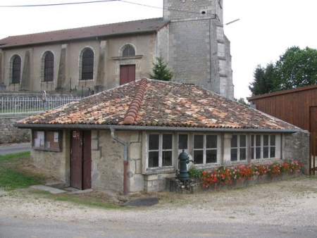 Clermont en Argonne-lavoir 3 dans hameau Parois