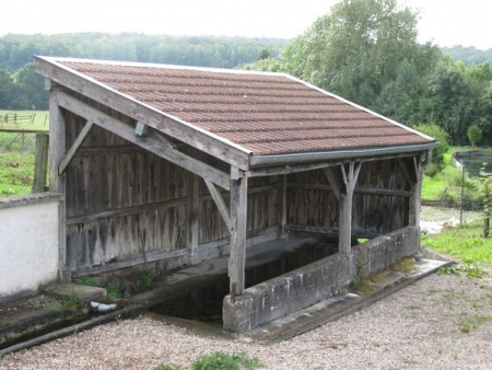 Landrecourt Lempire-lavoir 2 dans hameau Lempire aux Bois