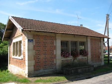 Seuil d'Argonne-lavoir 1 dans hameau Triaucourt en Argonne