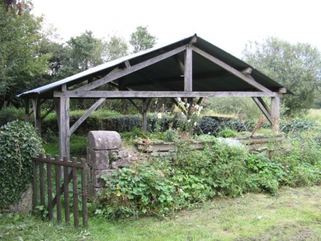 Saxi Bourdon-lavoir 2 dans hameau  Mayenne