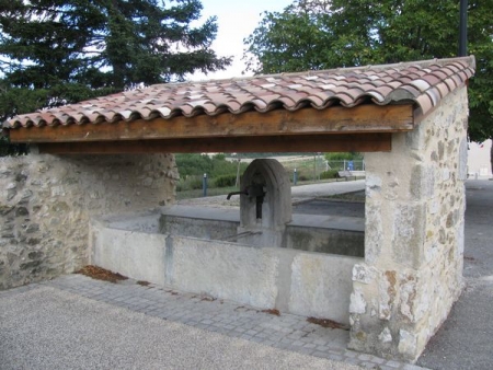 La Repara Auriples-lavoir dans hameau Le Péage