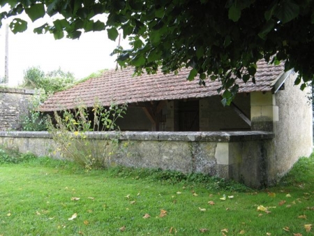 Cessy les Bois-lavoir 3 dans hameau Paray