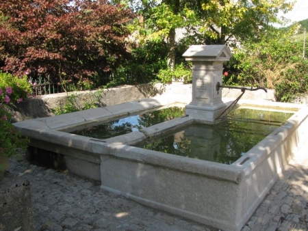L'Etoile-lavoir 4 dans hameau Vallière