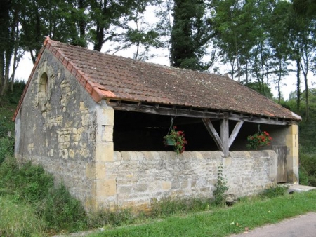 Sichamps-lavoir 1 dans le bourg