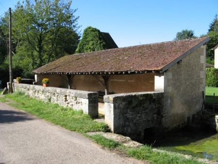 Menestreau-lavoir 3 dans hameau Villiers