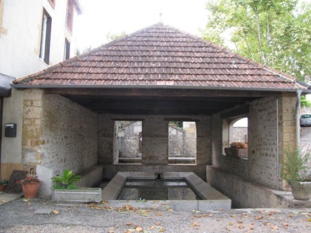 Buxy-lavoir 1 dans le bourg