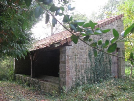 Buxy-lavoir 3 dans hameau Chenevelle