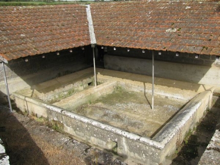 Cormatin-lavoir 2 dans hameau La Bergerie