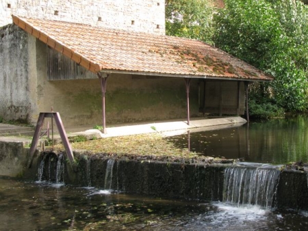 Cormatin-lavoir 3 dans hameau Chazelle