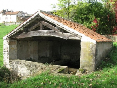 Cruzille-lavoir 2 dans hameau Sagy