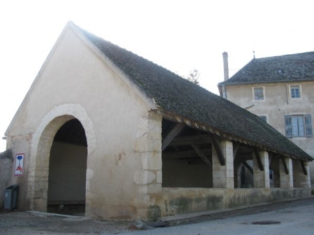Givry-lavoir 1 dans le bourg
