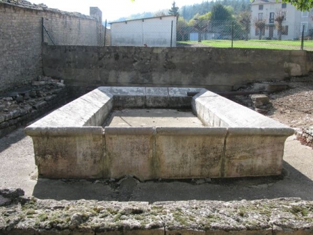 Mercurey-lavoir 2 dans le bourg