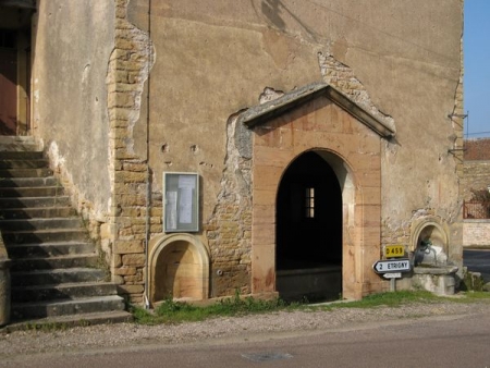 Etrigny-lavoir 7 dans hameau Tallant