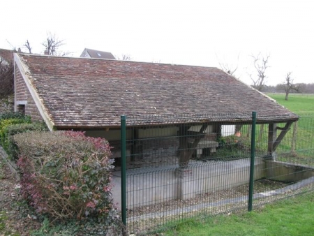 Fontenay Tresigny-lavoir 2 dans hameau Visy